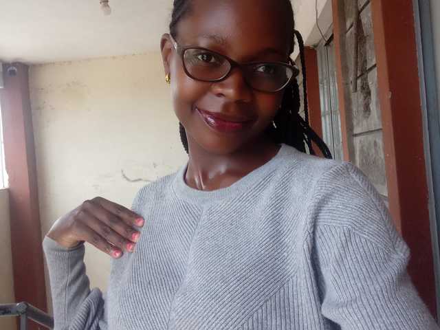 Photo of the profile petitehotgirl