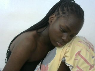 Erotic video chat Petitepussy