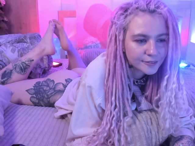 Broadcast screenshots pink-cate
