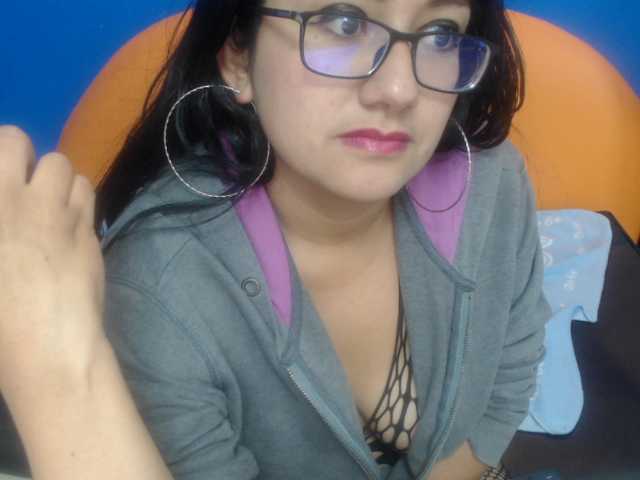 Broadcast screenshots piola-busty