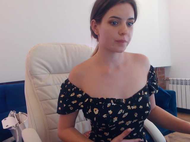 Broadcast screenshots PolinaPrada