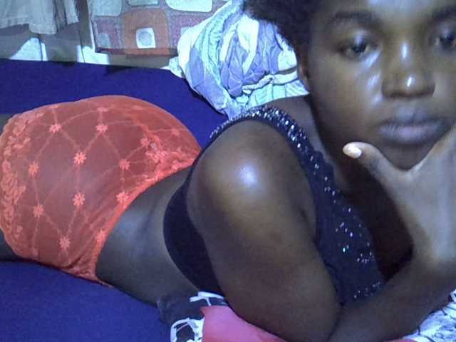 Welcome to my chat room! Feel free to say hi 😊