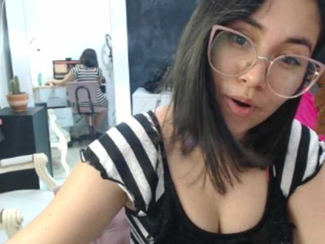 Photos Queen-pink24 hola bienvenidos a mi habitación soy nueva ven y dame la bienvenida #latina #new #tits #play