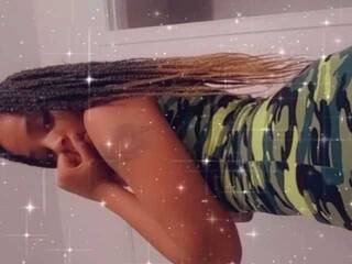 Erotic video chat QueenFi