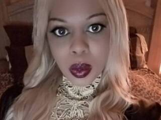 Erotic video chat QueenMorgan