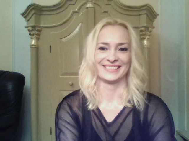 Broadcast screenshots QueenofBerlin