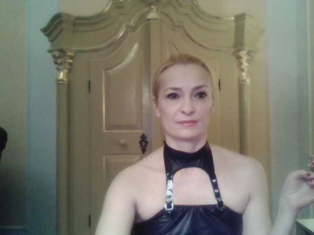 Broadcast screenshots QueenofBerlin