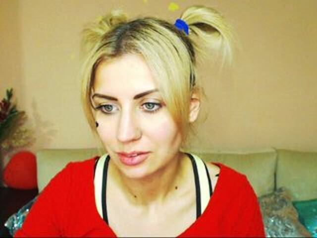 Broadcast screenshots QueenOnline