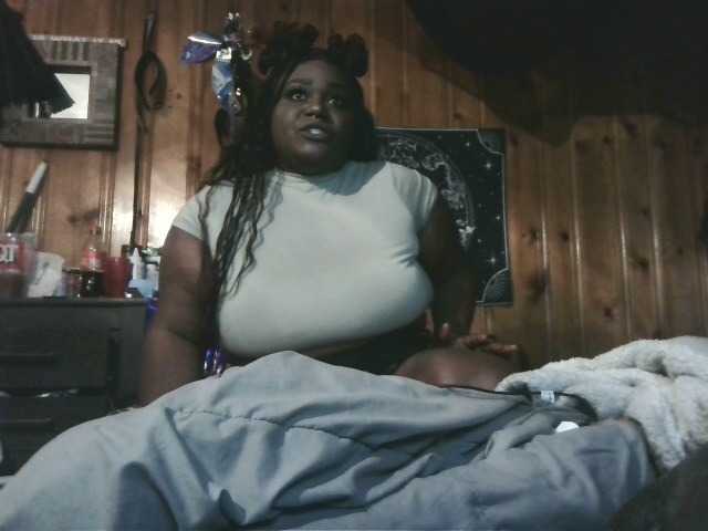 Photos QueenRaynexxx Hello Its A Place Fit 4 A Queen! Thick Chocolate GIRL RIGGHT HERE!!!