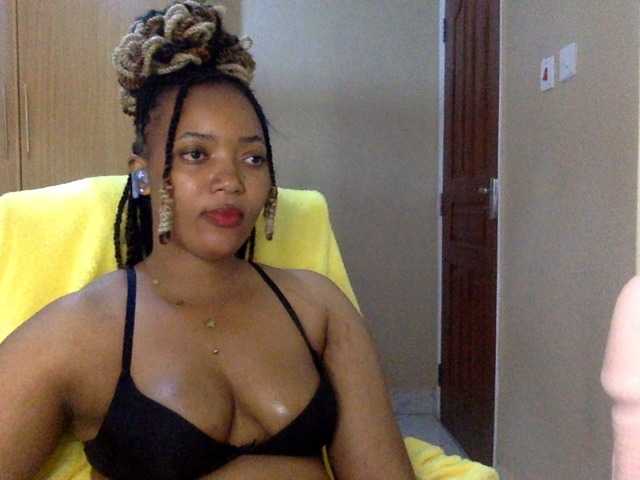Broadcast screenshots Queensophie22