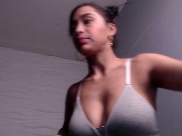 Photos RachelAdamsX Goal: Oil show ♥ Feeling bored? Join me and have the best time together ♥ // Lovense ON