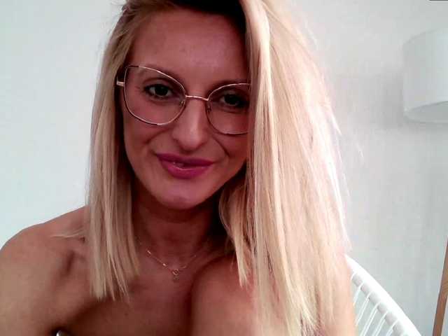 Broadcast screenshots RachellaFox