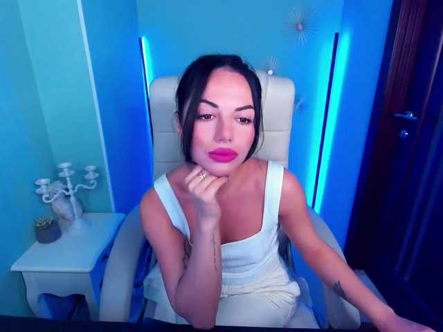 Photos Addicted_to_u Glad to see everyone! Show only in private! Get up 50 ..s2s 200 ... Order pizza for me -1234 tokens .. Give a bouquet of flowers 1500..Food for my bald cat 707) Blown up in private - 500 tokens) blowjob in private 666 ) toys in private -987 tokens