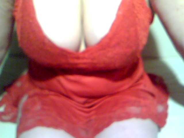 Photos redcherry I love to caress my pussy and cum in ecstasy, your gifts cheer up and make my pussy get wet Make love. I have a sound, turn it on
