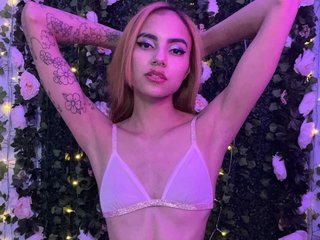 Erotic video chat RemiDarklace