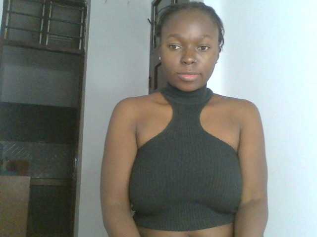 Welcome to my chat room! Feel free to say hi 😊