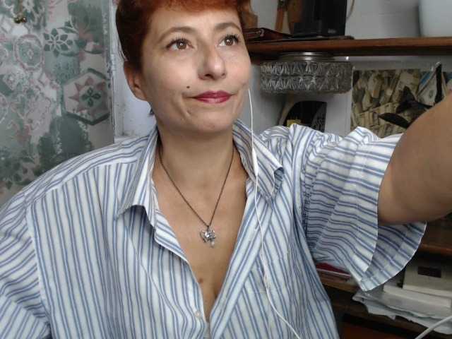 Photos Ria777 I love hearing the tinkle of tips!Like me - 20tips or more) like my smale -20tips or more)like my eyes-20tips or more)stand up-30tips or more)open u cam-30tips)