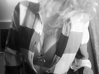 Erotic video chat Rishana