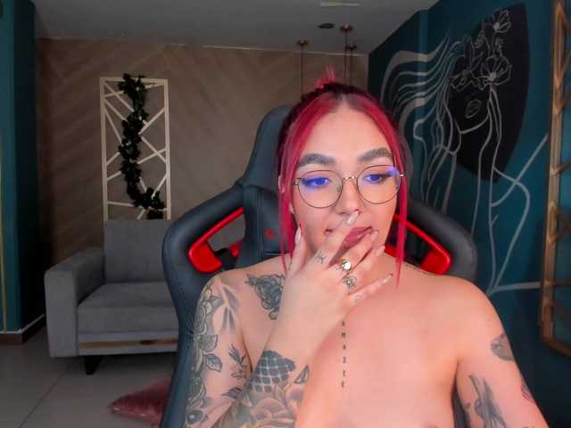 Broadcast screenshots RosalineMay