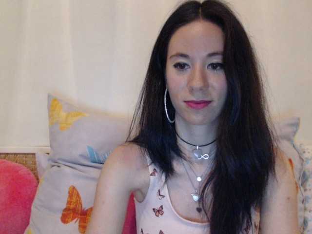Photos Roselyn12 Hello to all ... welcome you ;-) ...100 tokens - Striptease , 150 tokens - Anal jewel , 200 tokens - big dildo in my pussy