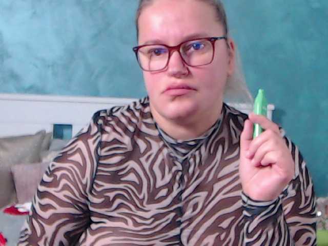 Broadcast screenshots Roselyn25