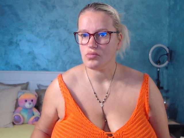 Broadcast screenshots Roselyn25