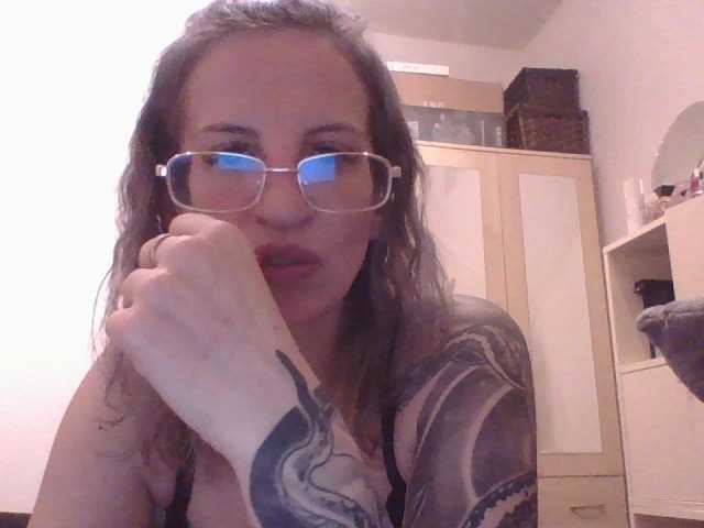 Broadcast screenshots Rosymara