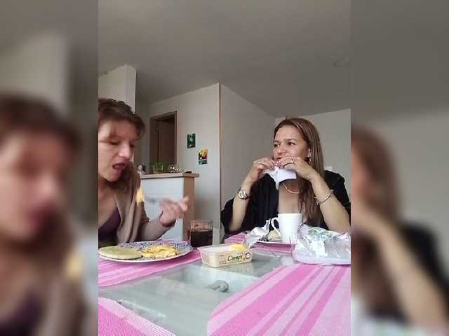 Broadcast screenshots roxanefoxx0