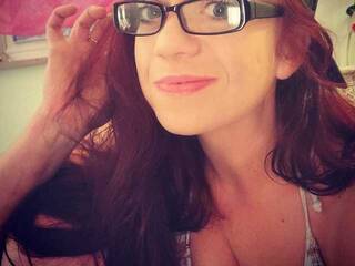 Erotic video chat Roxanne33