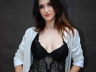 Erotic video chat RoxyCutii