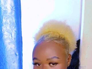 Erotic video chat Roxylola23