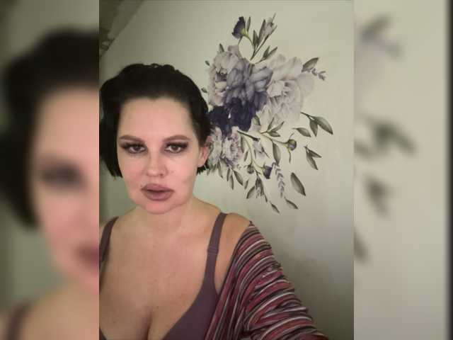 Broadcast screenshots RoyalBreasts