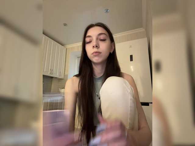 Broadcast screenshots SabinaaaMills