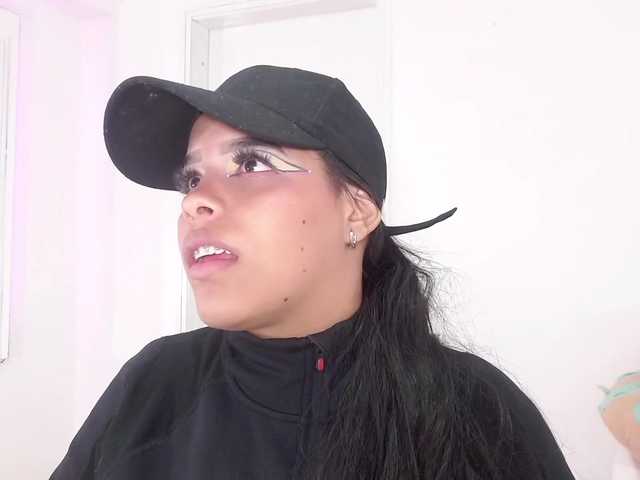 Broadcast screenshots SabrinaBecky