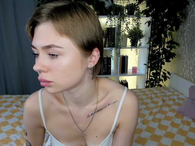 Broadcast screenshots SallyHicks