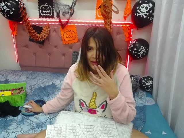 Broadcast screenshots SalmaChaur