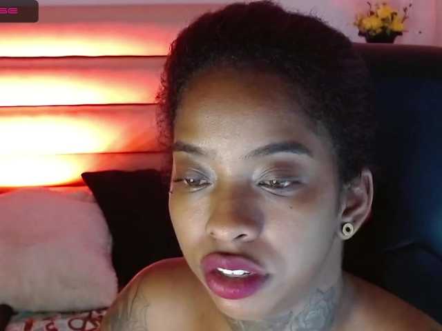 Broadcast screenshots samantaafox