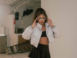 Erotic video chat saraaisa