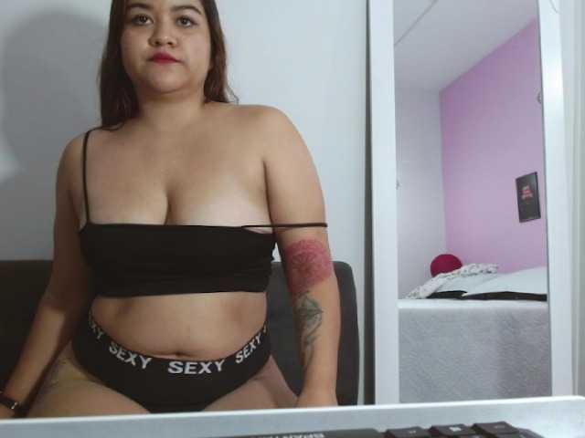 Photos SaraFranco I am new here! Welcome guys♥ #curvy #new #brunette