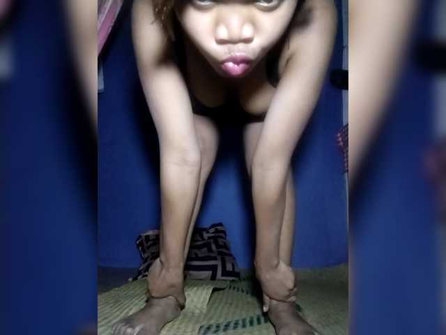 Welcome to my chat room! Feel free to say hi 😊