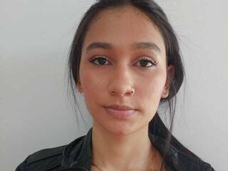 Erotic video chat saralione