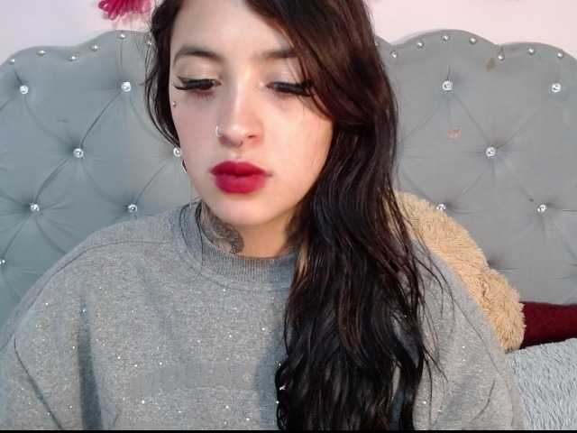 Broadcast screenshots sara_perez
