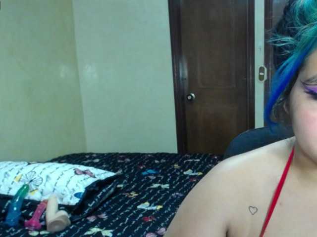 Broadcast screenshots SaraThomps