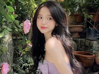 Erotic video chat Sari94