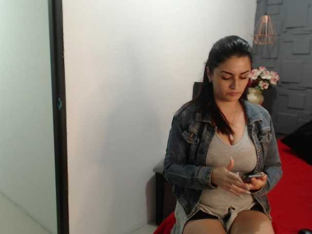 Broadcast screenshots ScarletXimena