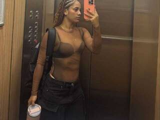 Erotic video chat SeleneRouge