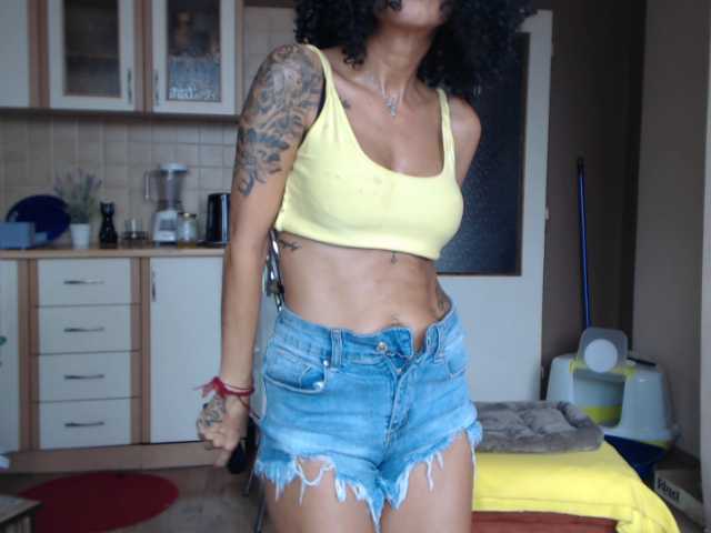 Broadcast screenshots SexiBelle