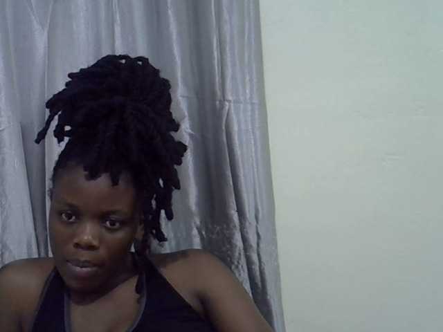 Welcome to my chat room! Feel free to say hi 😊