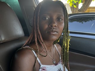 Erotic video chat Sexxyezzy