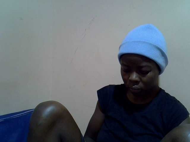 Welcome to my chat room! Feel free to say hi 😊